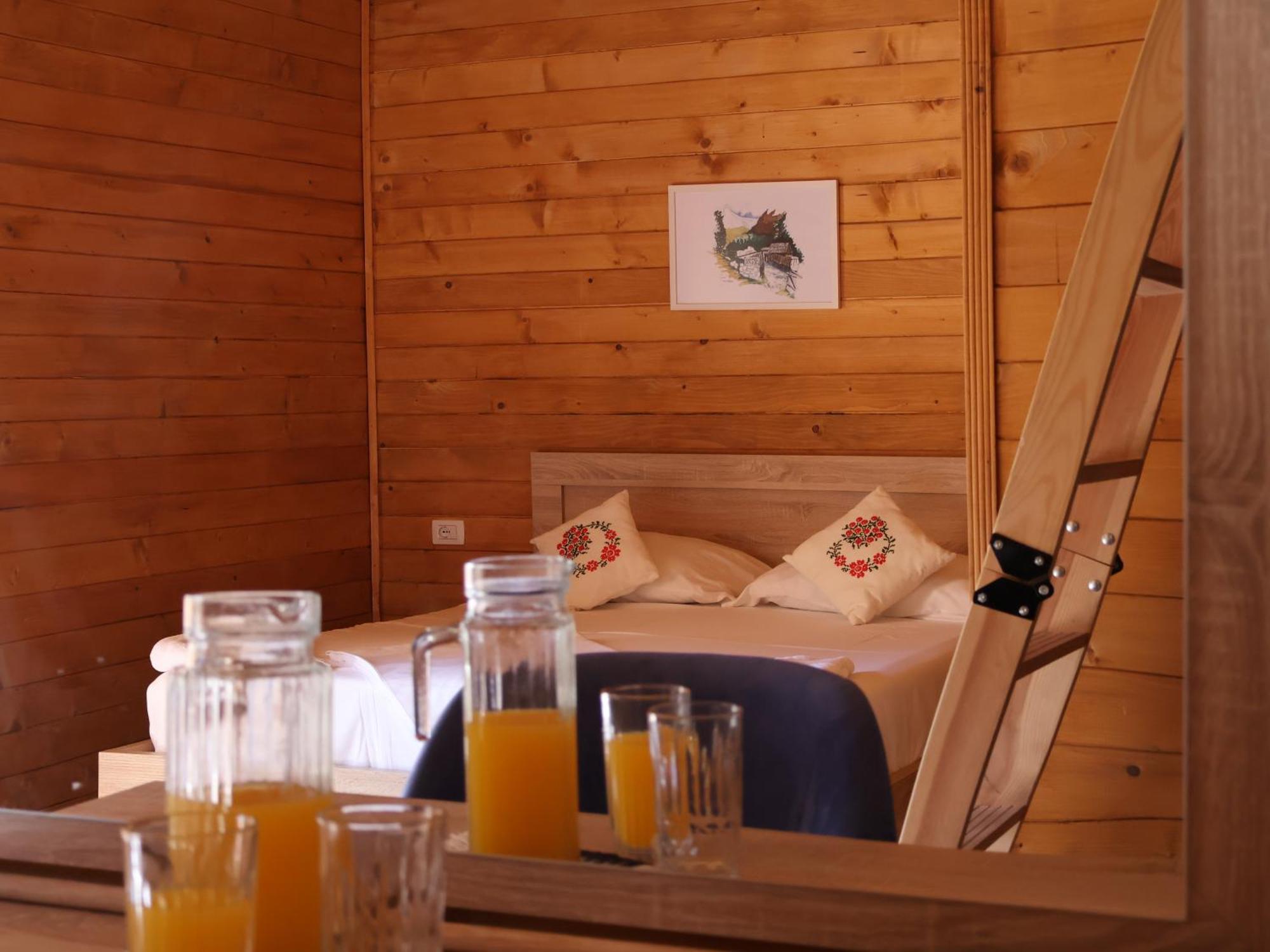 Mik Hotel Valbona Exteriör bild