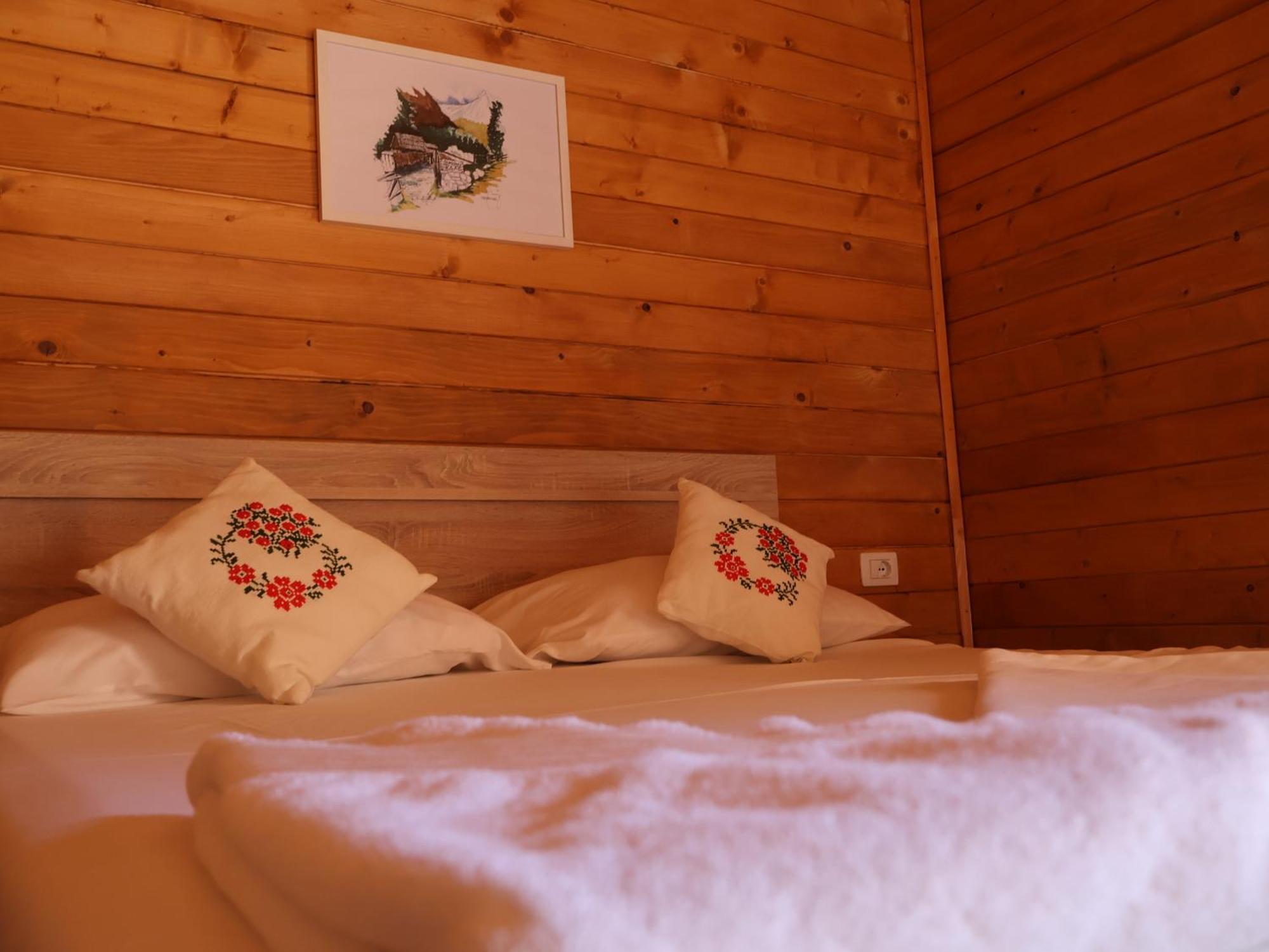 Mik Hotel Valbona Exteriör bild