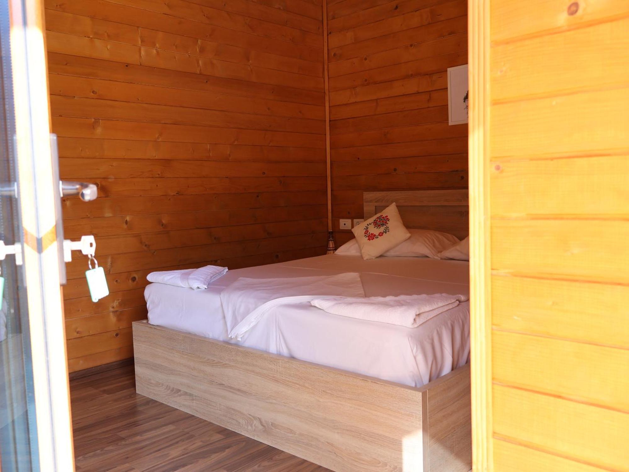 Mik Hotel Valbona Exteriör bild
