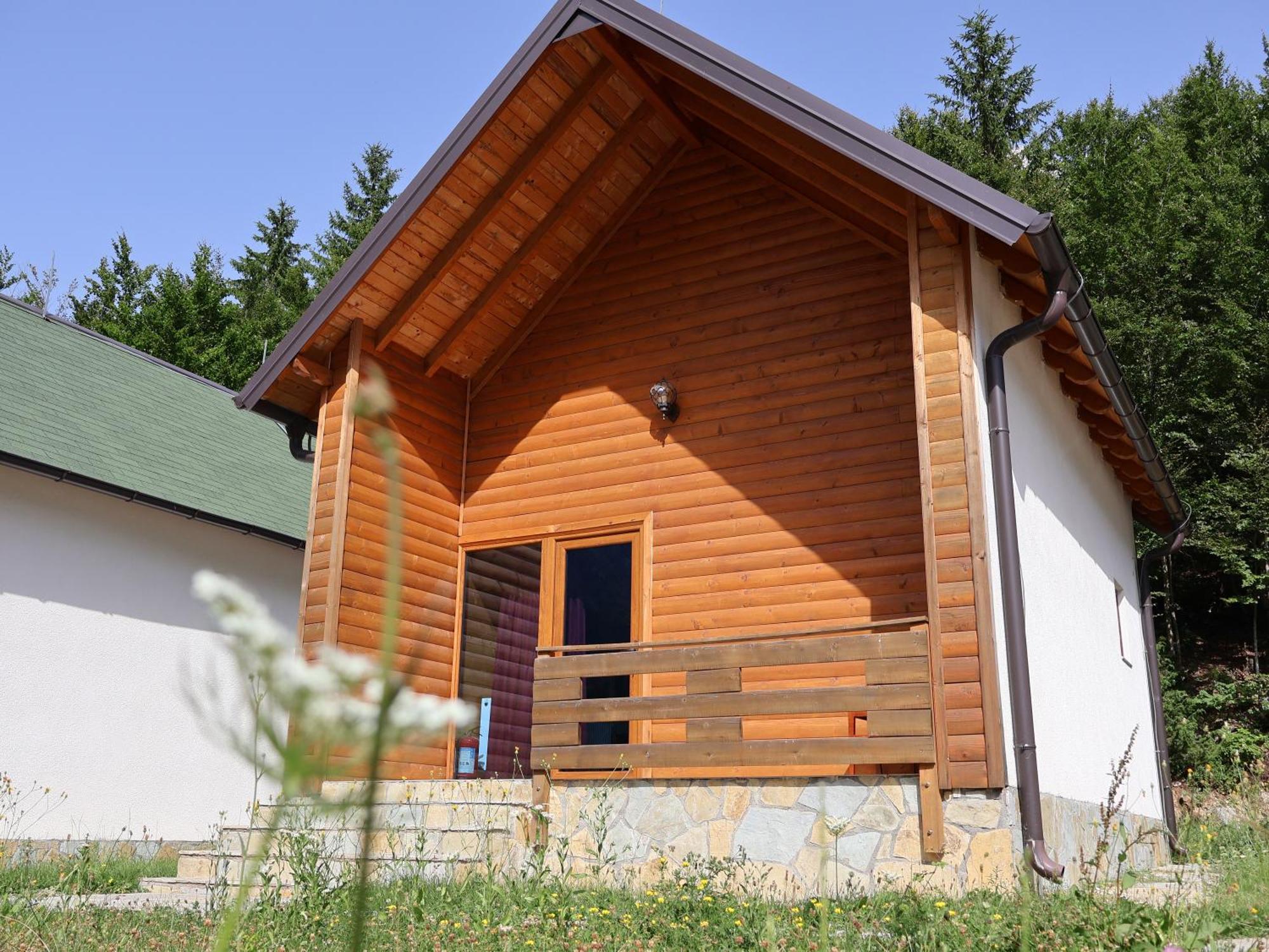Mik Hotel Valbona Exteriör bild