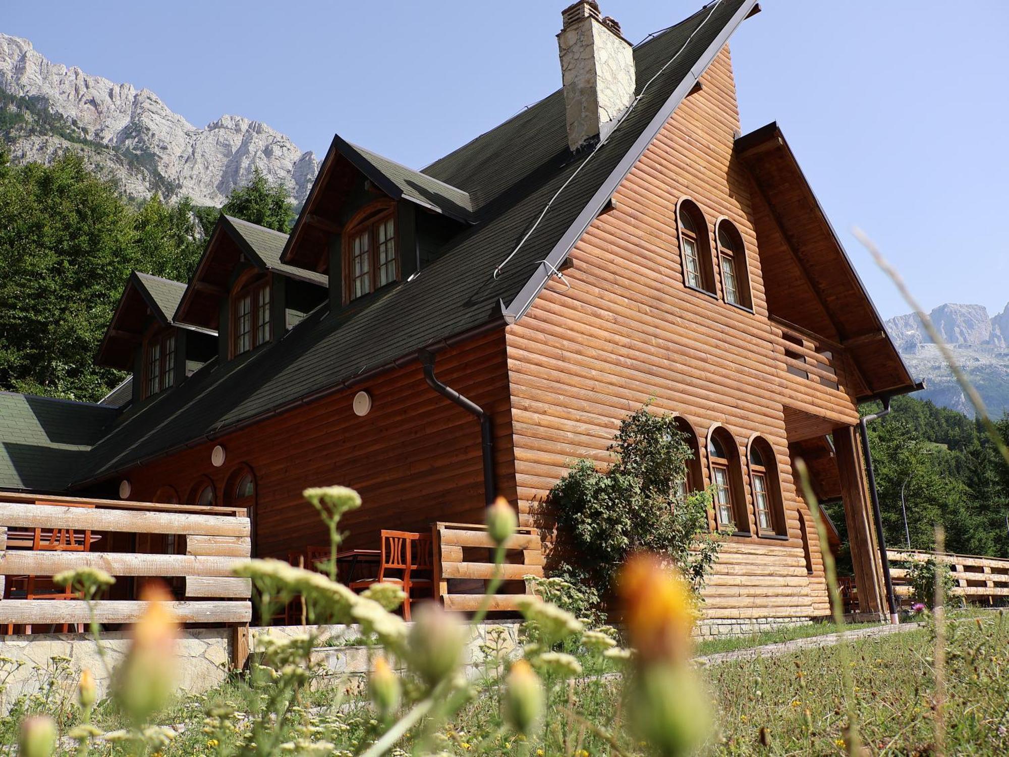 Mik Hotel Valbona Exteriör bild