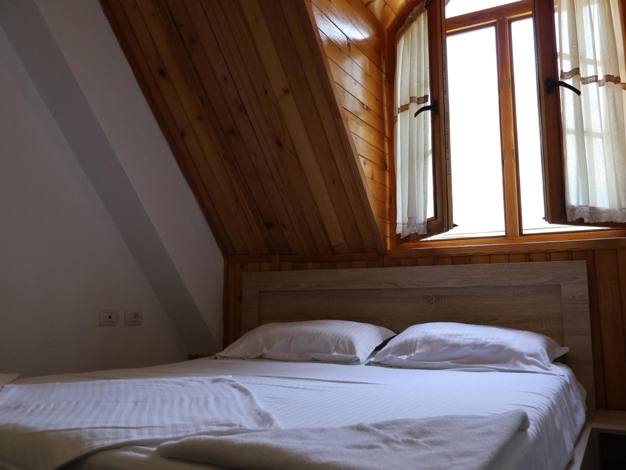 Mik Hotel Valbona Exteriör bild