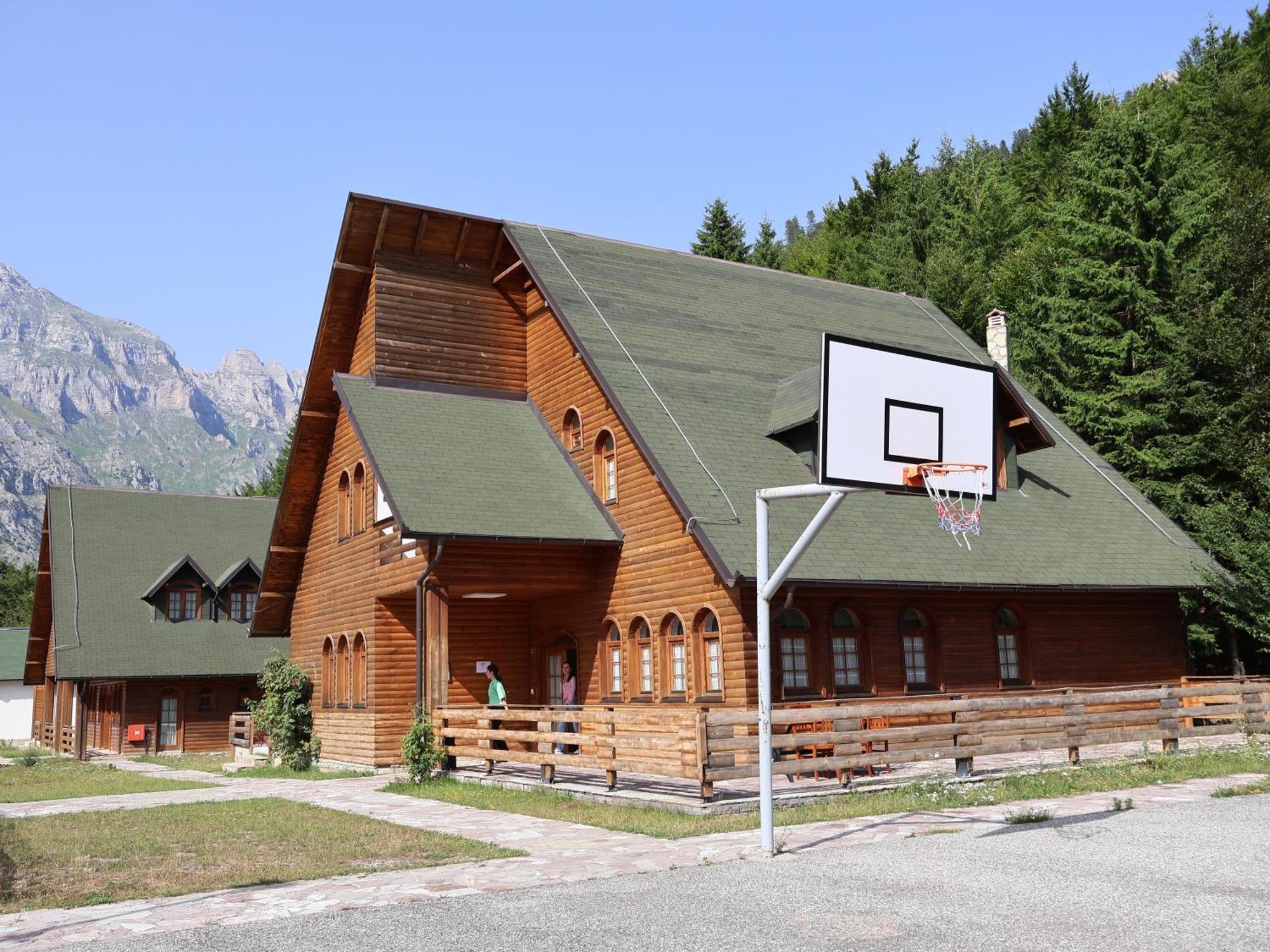 Mik Hotel Valbona Exteriör bild