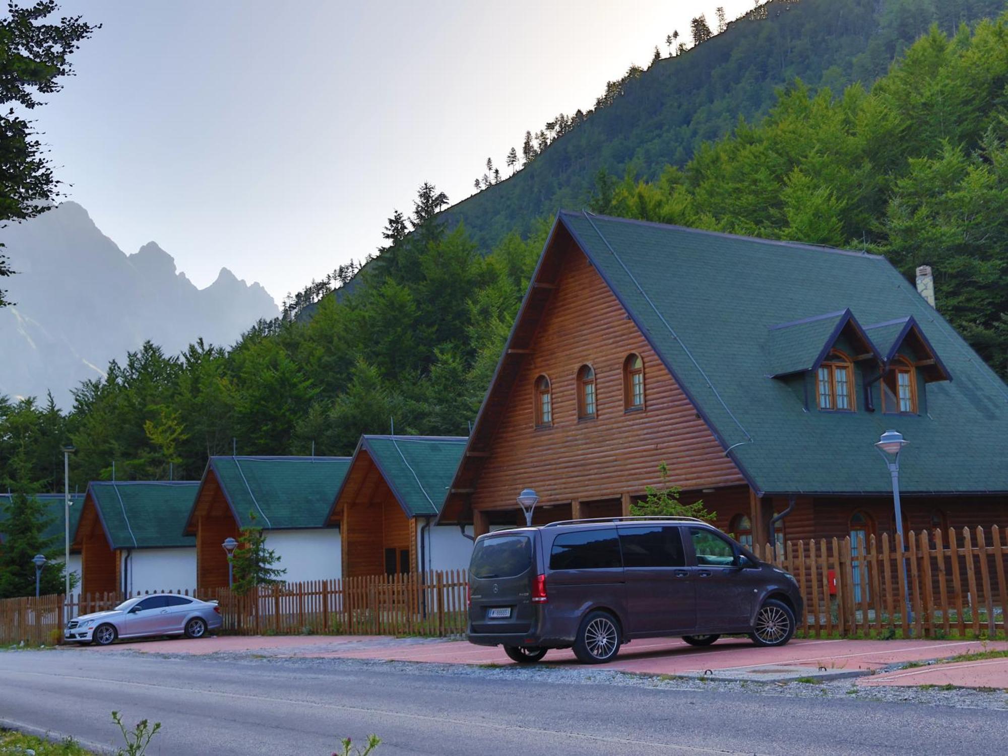 Mik Hotel Valbona Exteriör bild