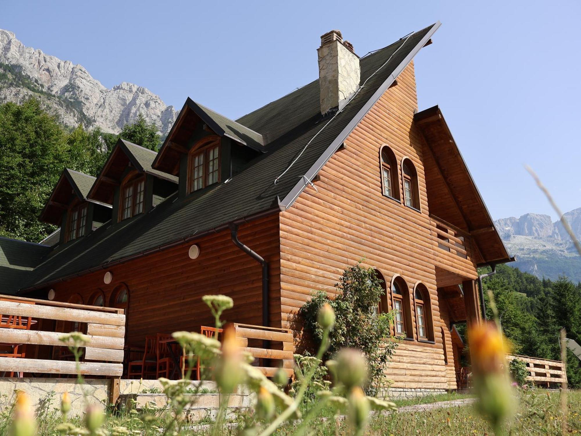 Mik Hotel Valbona Exteriör bild