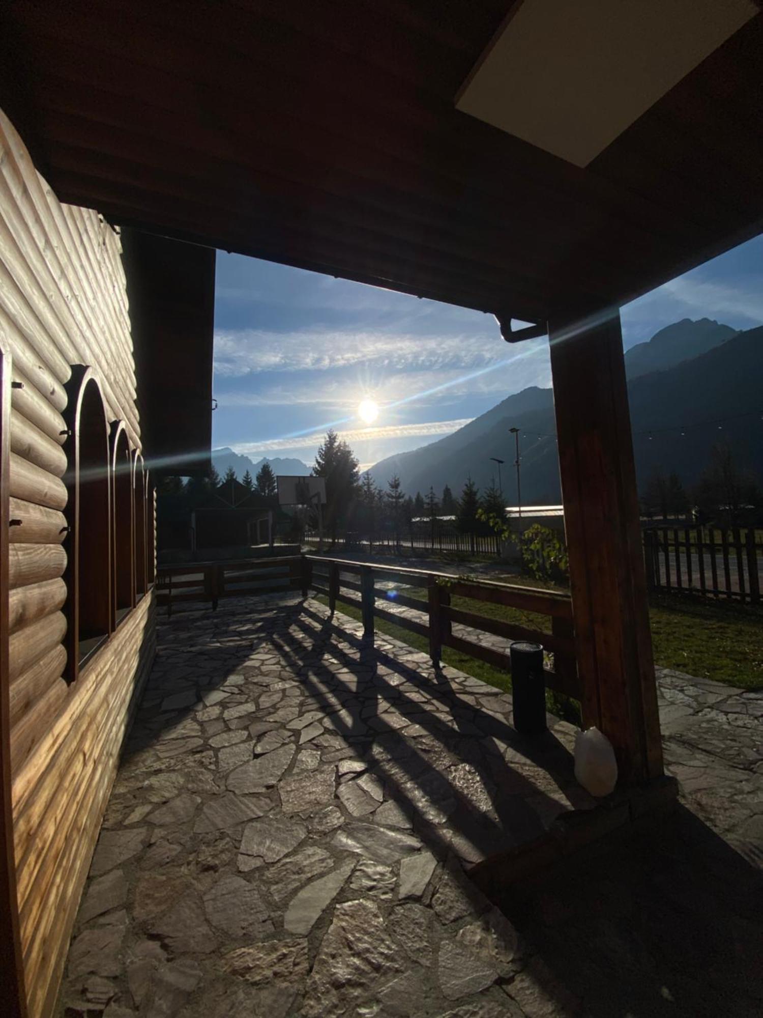 Mik Hotel Valbona Exteriör bild