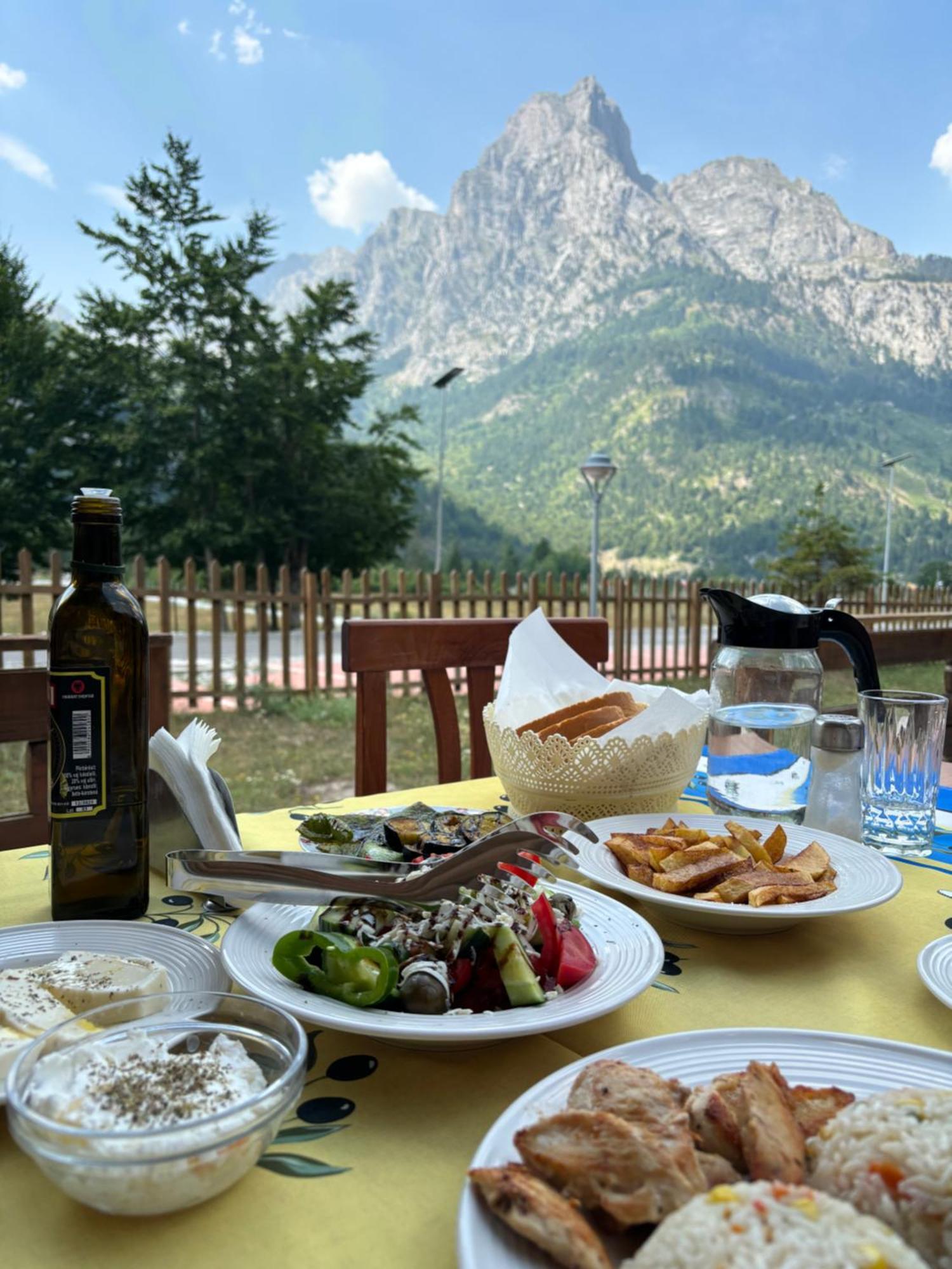 Mik Hotel Valbona Exteriör bild