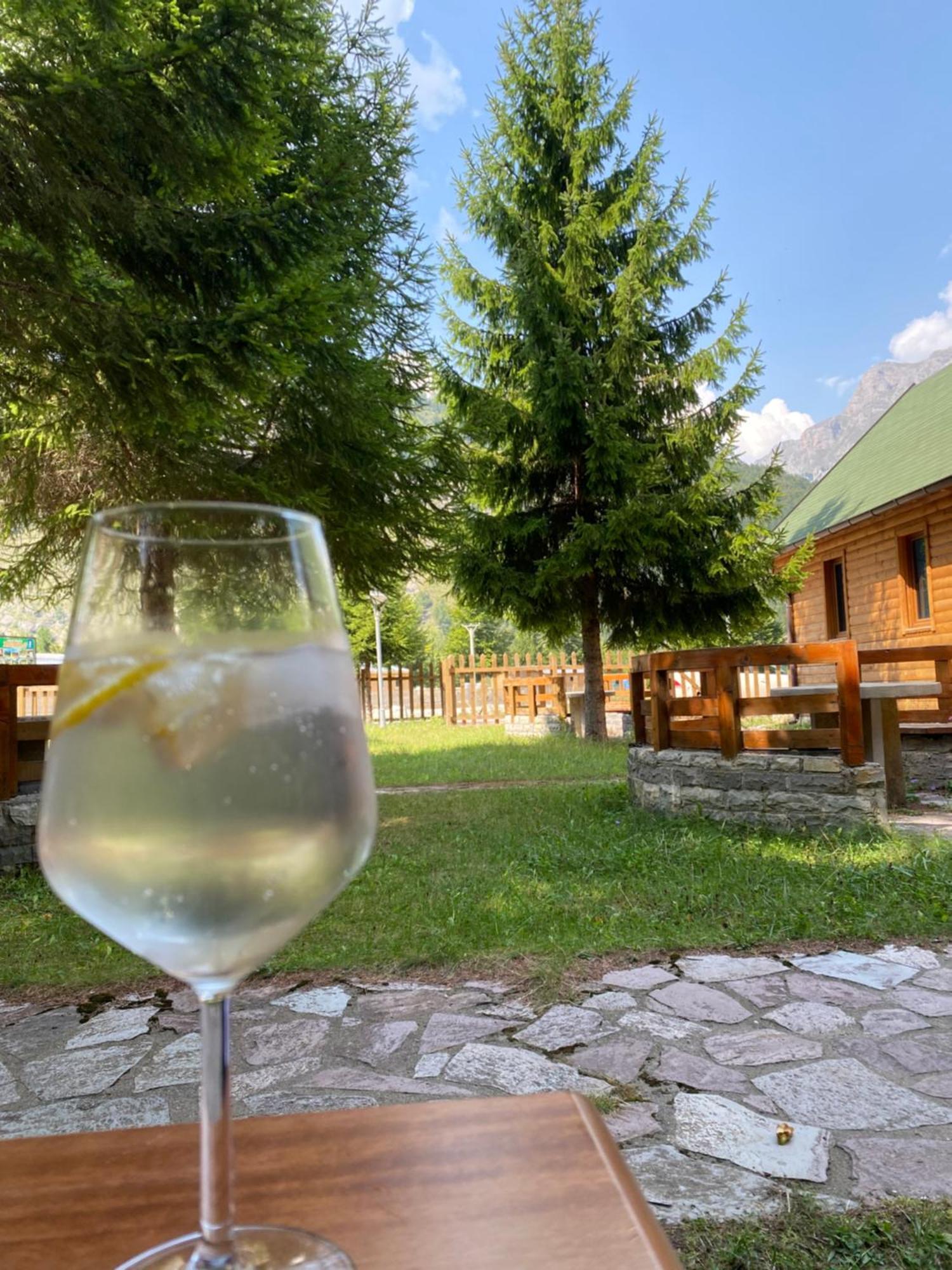 Mik Hotel Valbona Exteriör bild